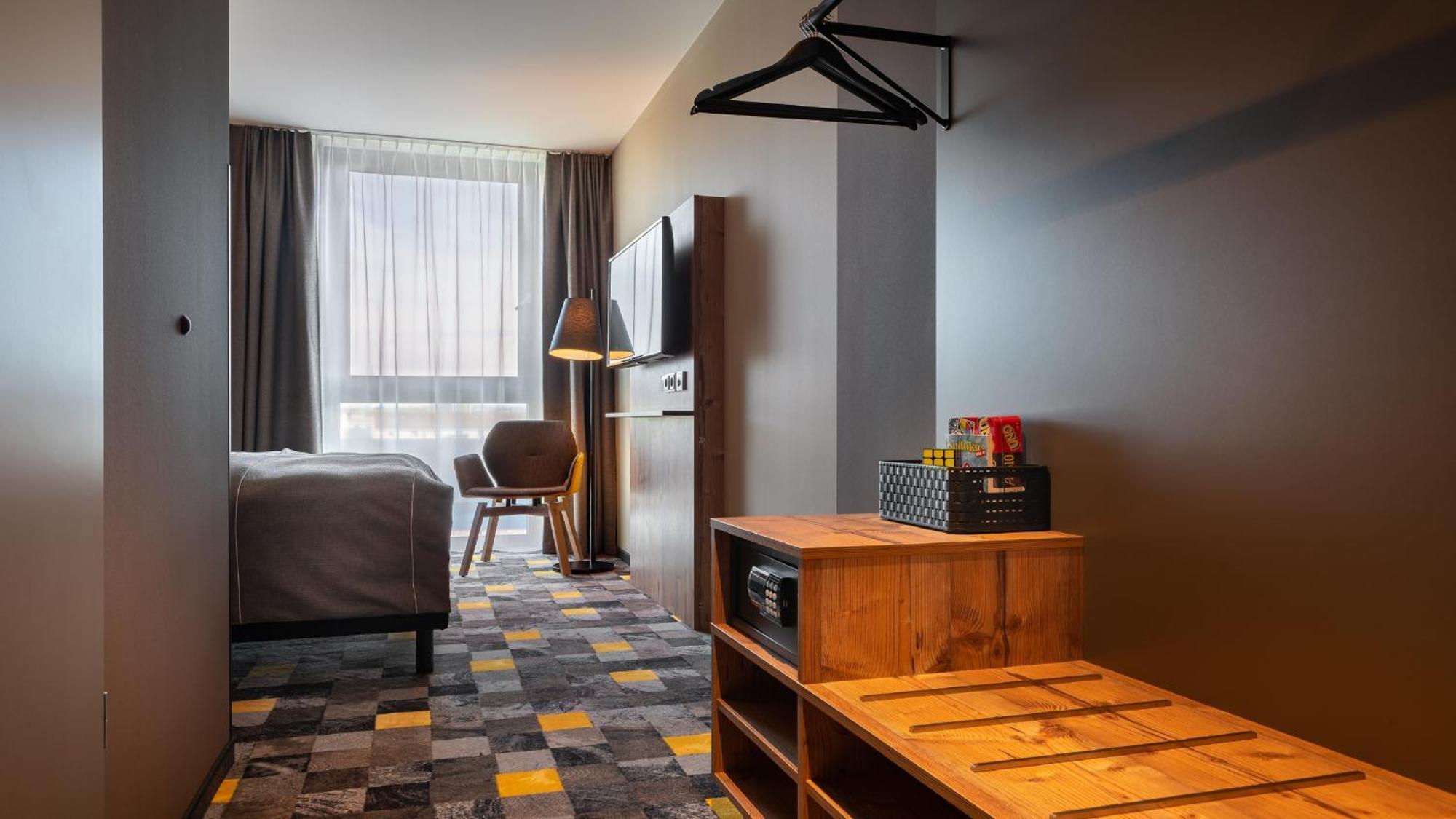 เดอะ นิว ทิมเบอร์ Hotel Esslingen am Neckar ภายนอก รูปภาพ