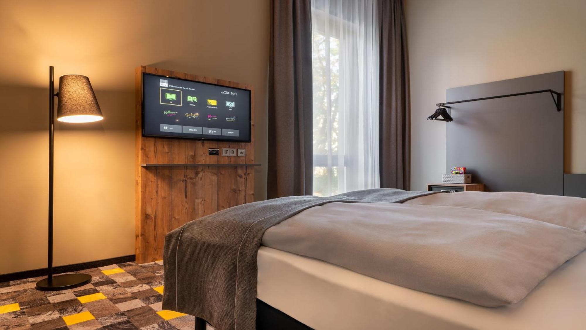 เดอะ นิว ทิมเบอร์ Hotel Esslingen am Neckar ภายนอก รูปภาพ