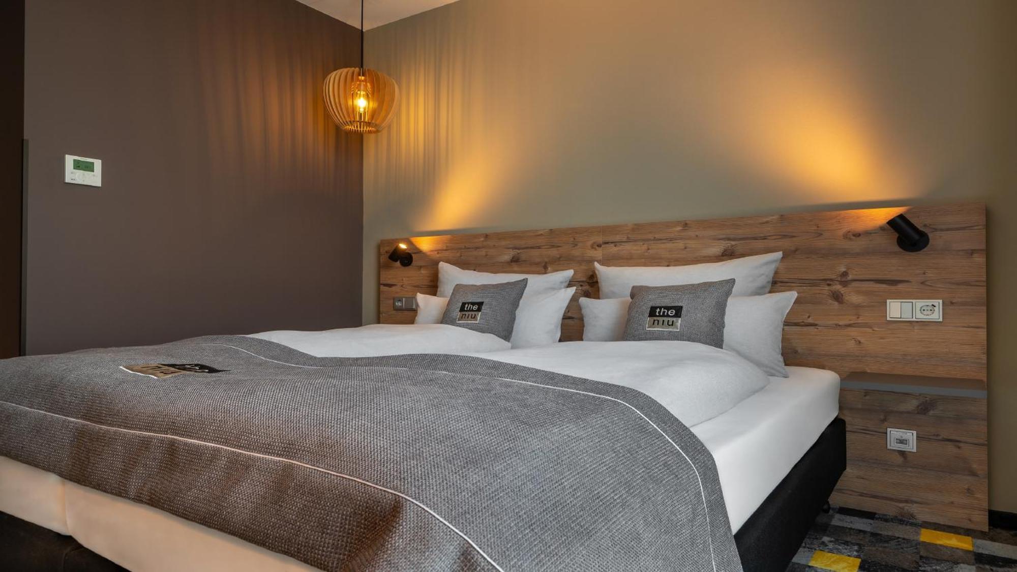เดอะ นิว ทิมเบอร์ Hotel Esslingen am Neckar ภายนอก รูปภาพ