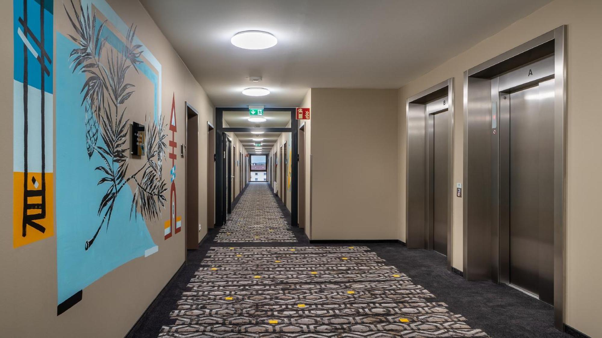 เดอะ นิว ทิมเบอร์ Hotel Esslingen am Neckar ภายนอก รูปภาพ